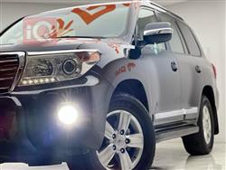 تۆیۆتا لاند کروزەر